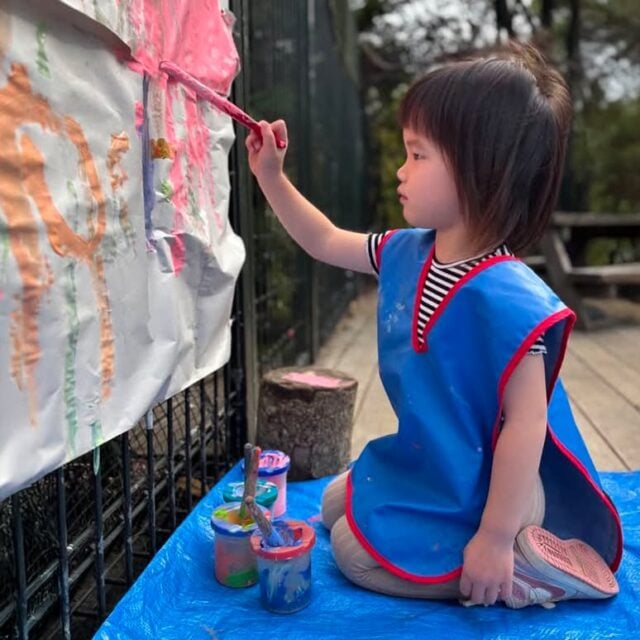 Murals give children a shared space to express ideas, build on each other’s thinking, and contribute in their own time. At Kindercare Albany, we create opportunities for children to think big, express themselves, and work together. What unfolds is more than art. It’s a shared story of creativity, collaboration, and children seeing their ideas come to life. #InspireMe