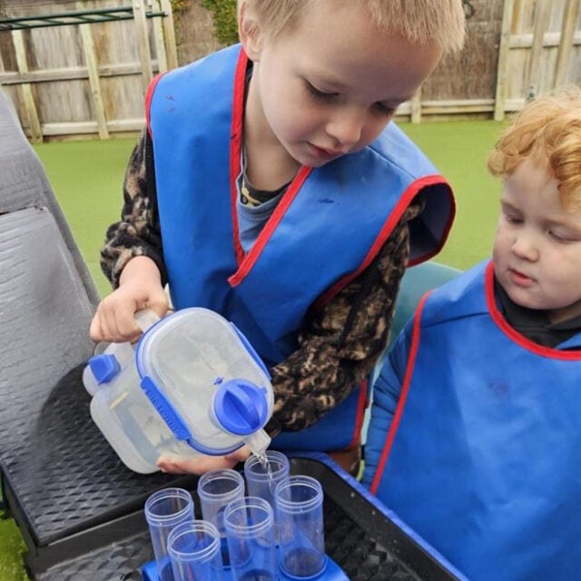 Curiosity inspires tamariki to test their ideas and think about science concepts. Moments like this support our preschoolers to build confidence to question, predict, and wonder. #InspireMe at Kindercare Kilbirnie. #STEAMLearning