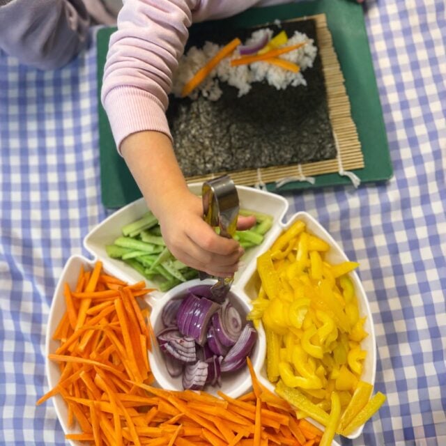 Simple, joyful food 🍙
Preschool chefs at Kindercare Belmont enjoying a good sushi roll-up! Making their own choices about food, trying new flavours, and building a positive association with food and their bodies. This is what The Kindercare Advantage is about. #NourishMe