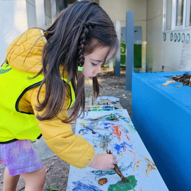 Tamariki at Kindercare Milford recently visited a local kura.
By visiting a primary school and preparing for this big transition, tamariki become familiar with school life and feel excited about taking their next step. Our intentional school readiness programme is designed to help preschoolers develop the skills, confidence, and independence they need for a successful transition. #PathwaysToKura #TheKindercareAdvantage